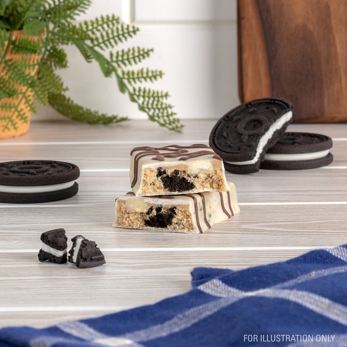 dipped-cookies-and-cream-protein-bars-z4 15807_QN_USA_ProteinBar_CAC_InterimAssetUpdate_Digital-Dipped-ProductCarouselSet_Tabletop1.jpg
